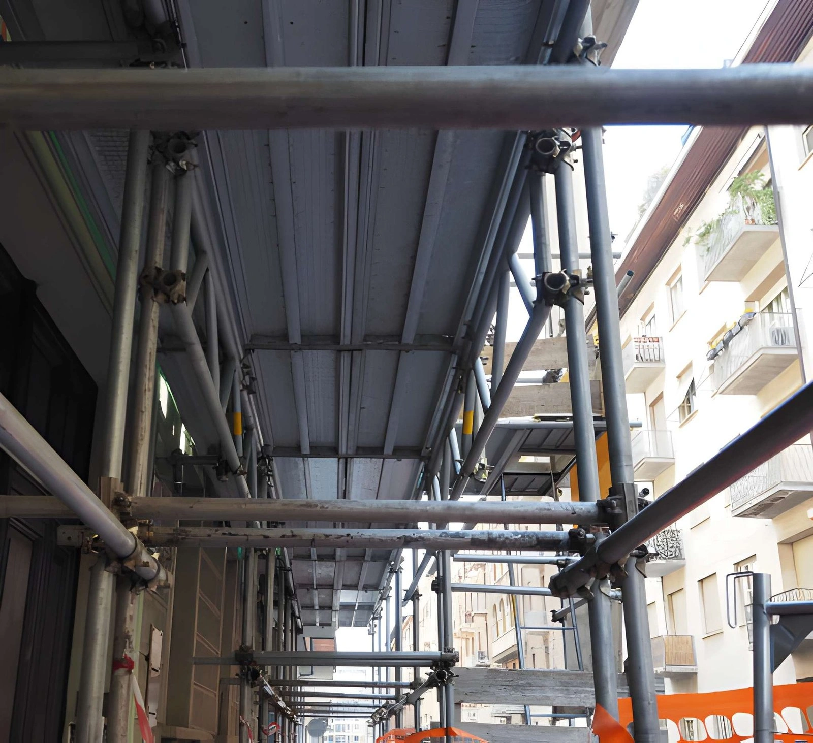 sidewalk shed and scaffolding 16